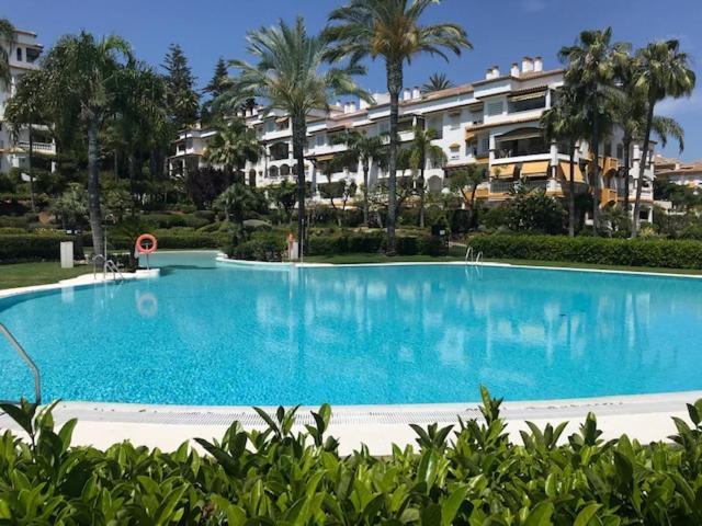 Hacienda Nagueles 1, 2 Bed 2 Bath, Large Terrace 400M From Beach Marbella Luaran gambar